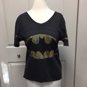 Ladies’ high low Batman tee size L